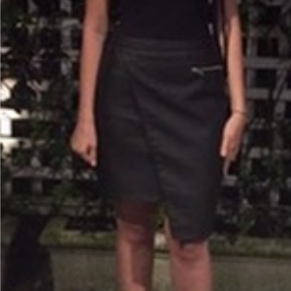 Leather like‎ mini skirt - Picture 5 of 6